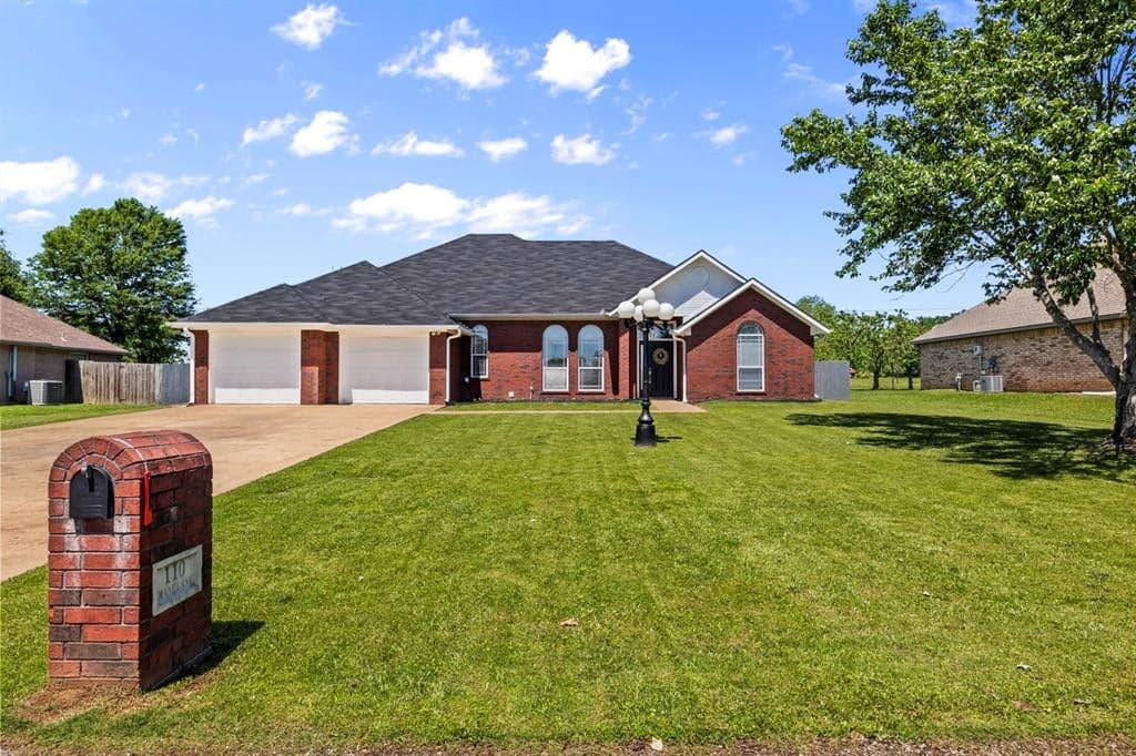 110 Diane Ln