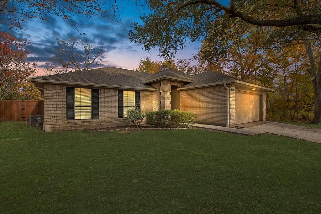 7613 Bob White Dr