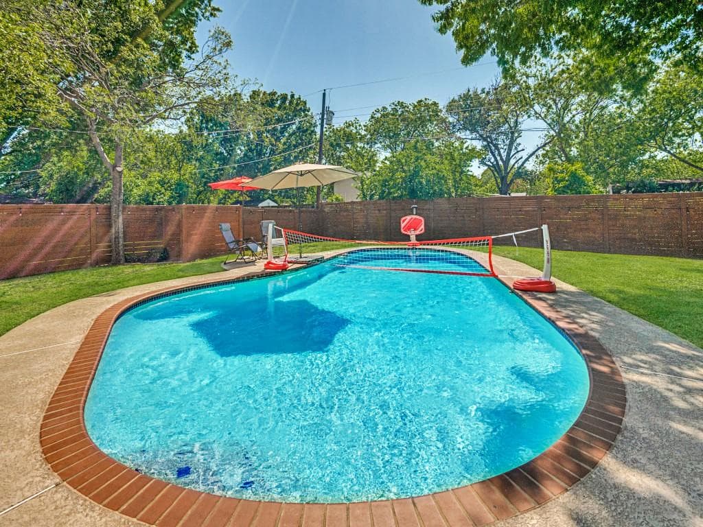 925 Apple Tree Ct