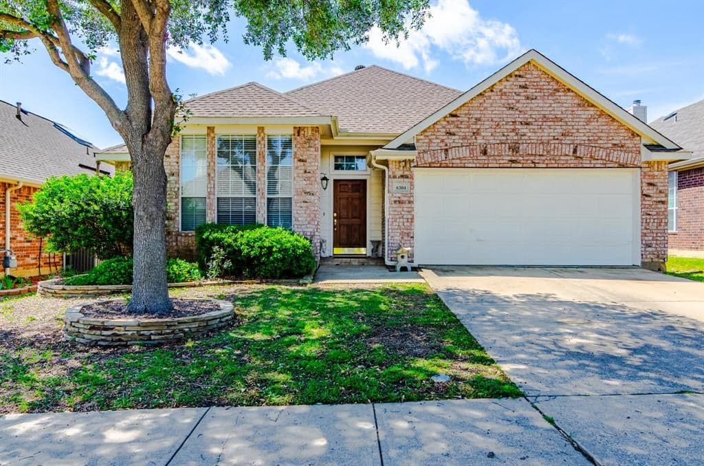6304 Lake View Ln