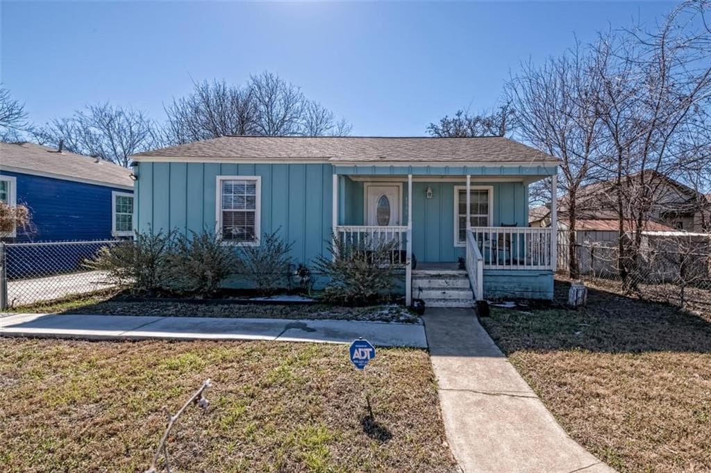 1906 Waco St