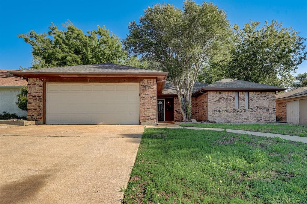 3412 Park Lake Dr