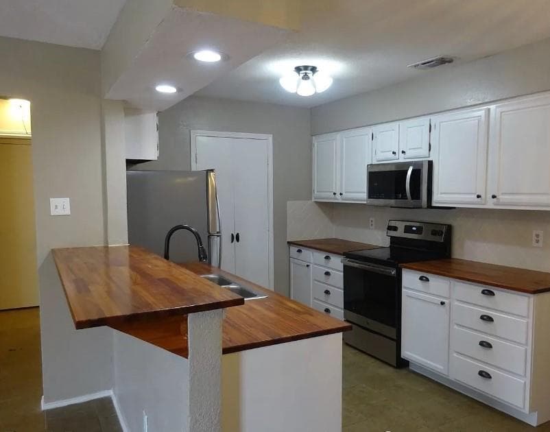 544 Bluebird Ln