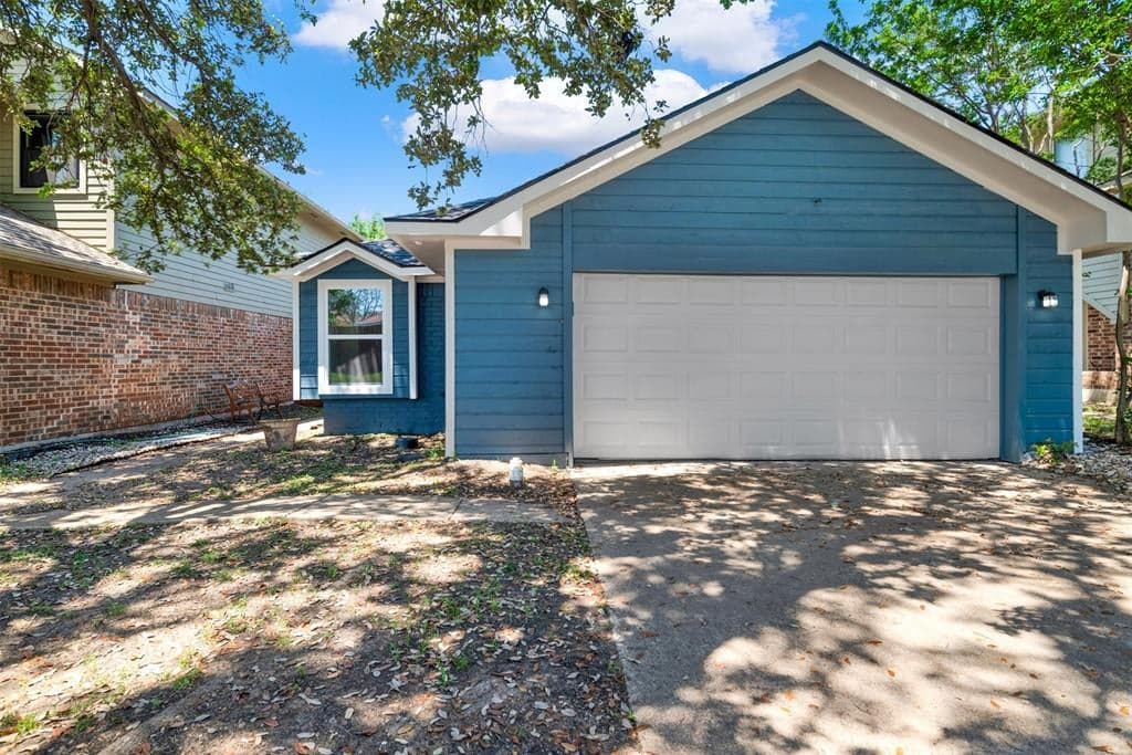 3803 Clover Hill Ln