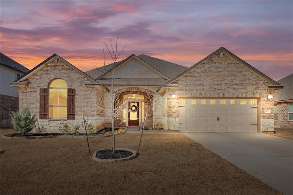 633 Lister Dr