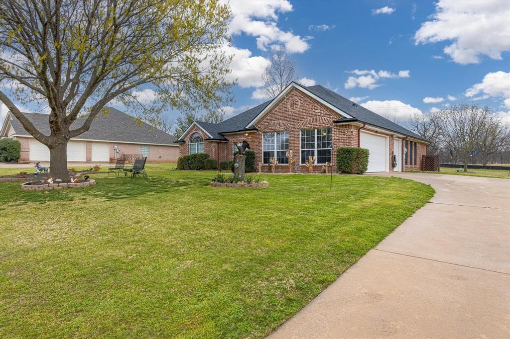 6911 Westover Dr