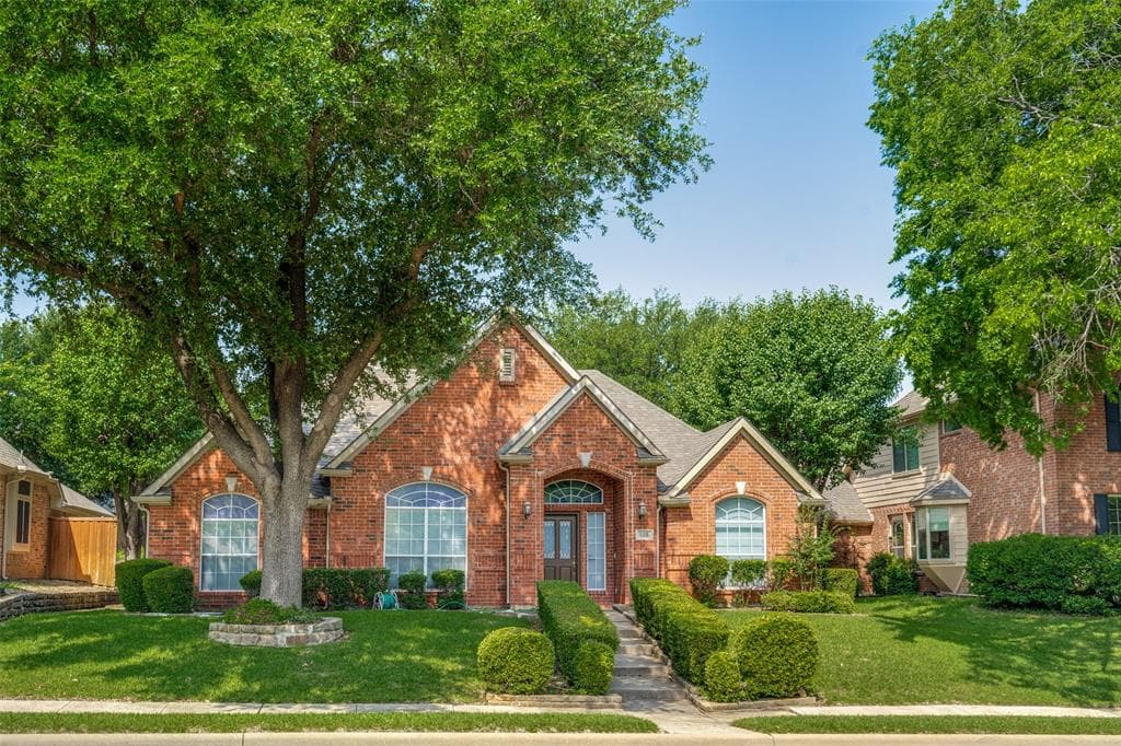608 Bel Air Dr