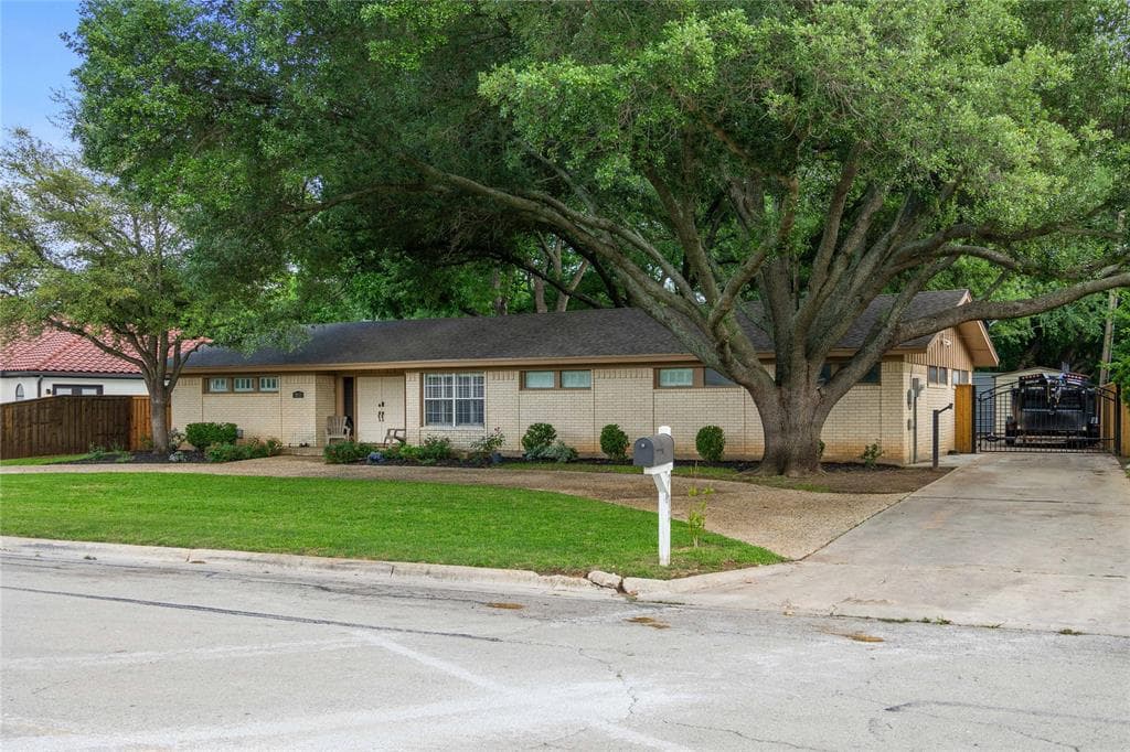 2512 Good Shepherd Dr