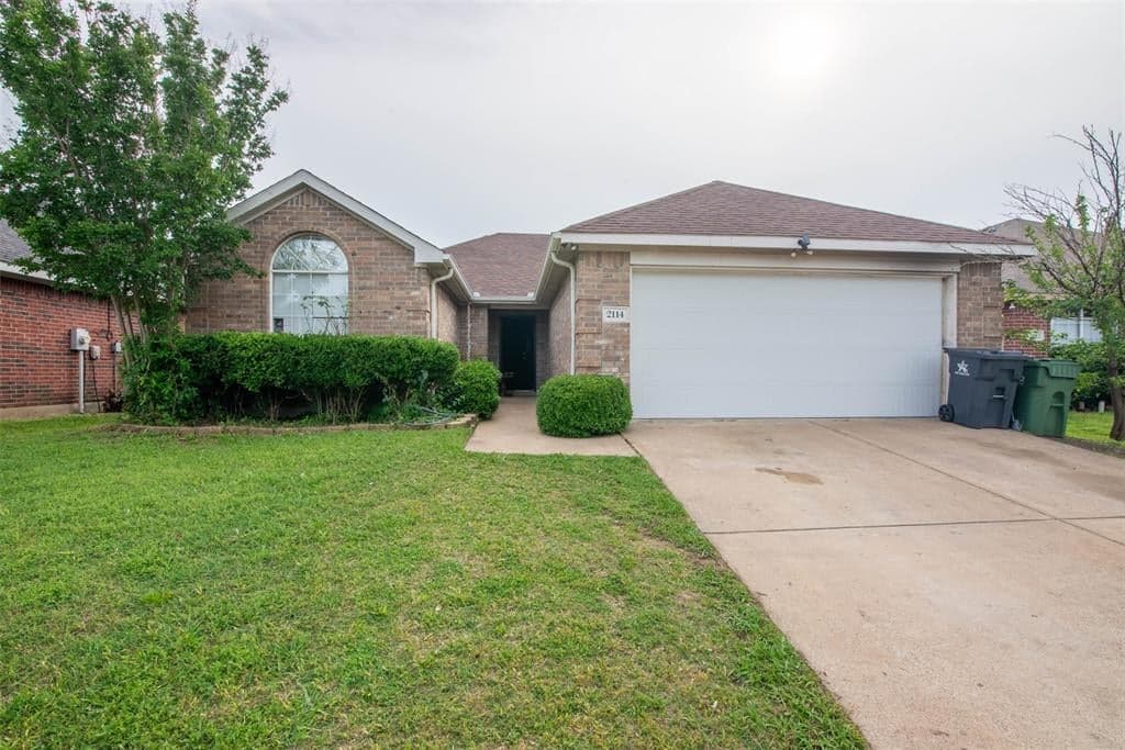 2114 Sophie Ln