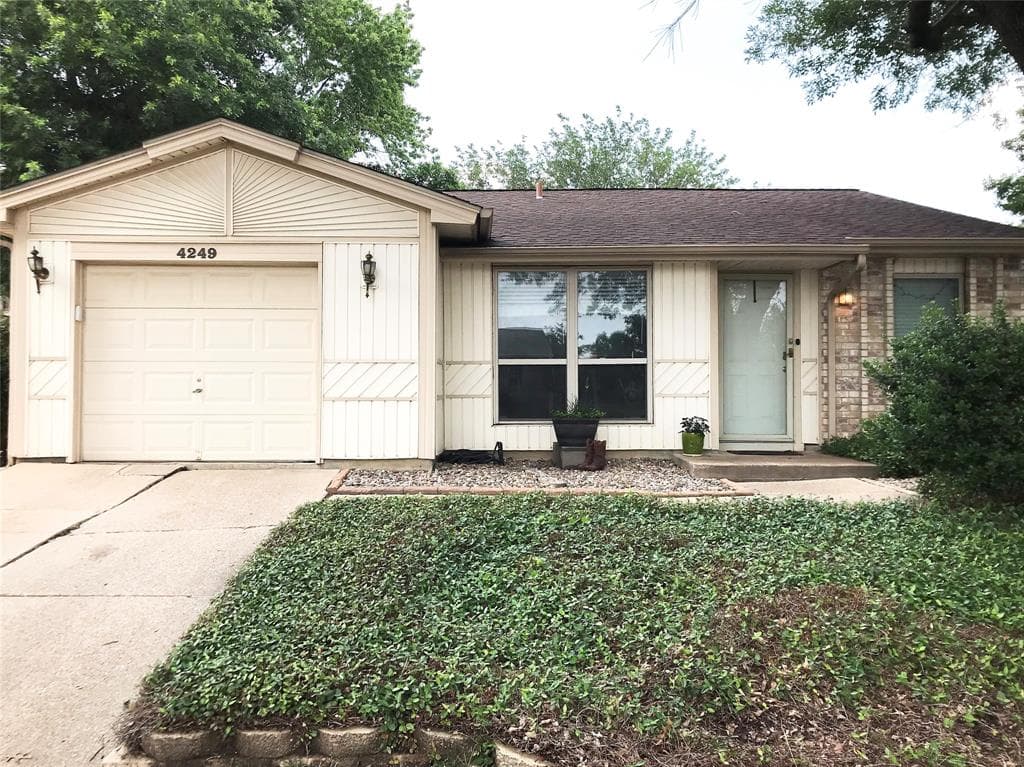 4249 Pepperbush Dr