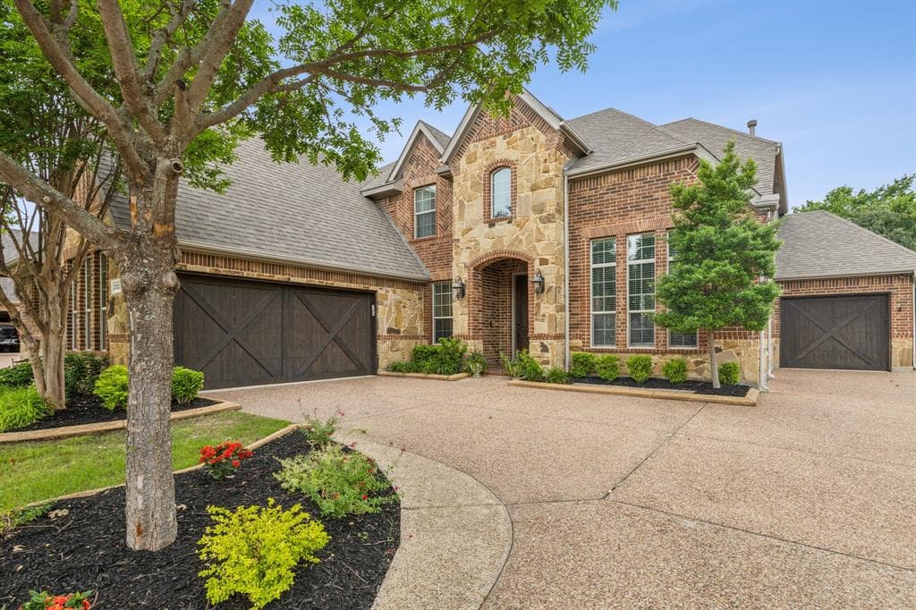 2527 Roseville Dr