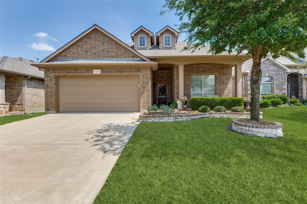 2212 Frosted Willow Ln