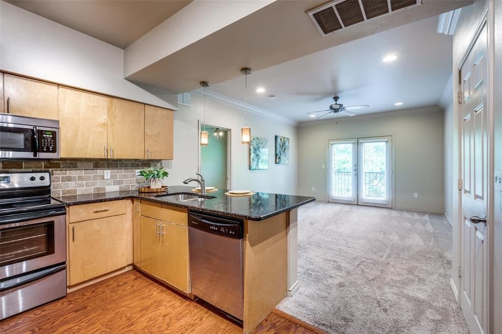3102 Kings Rd # 2-2203