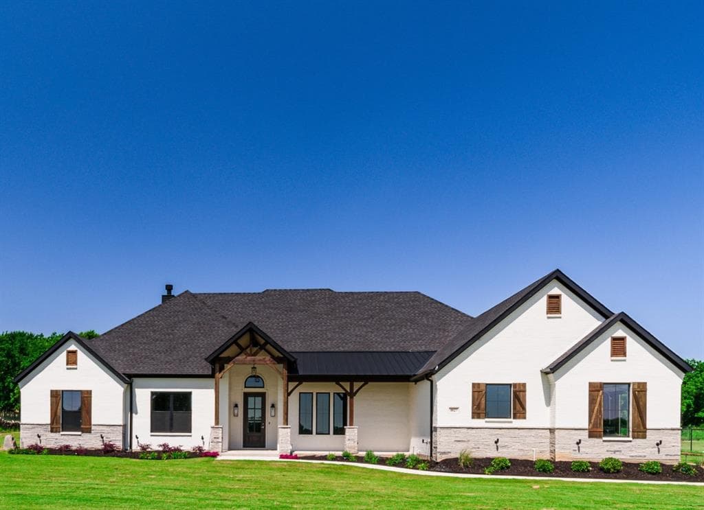 1027 Henry Way