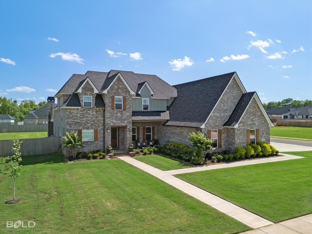 700 Caledonia Dr