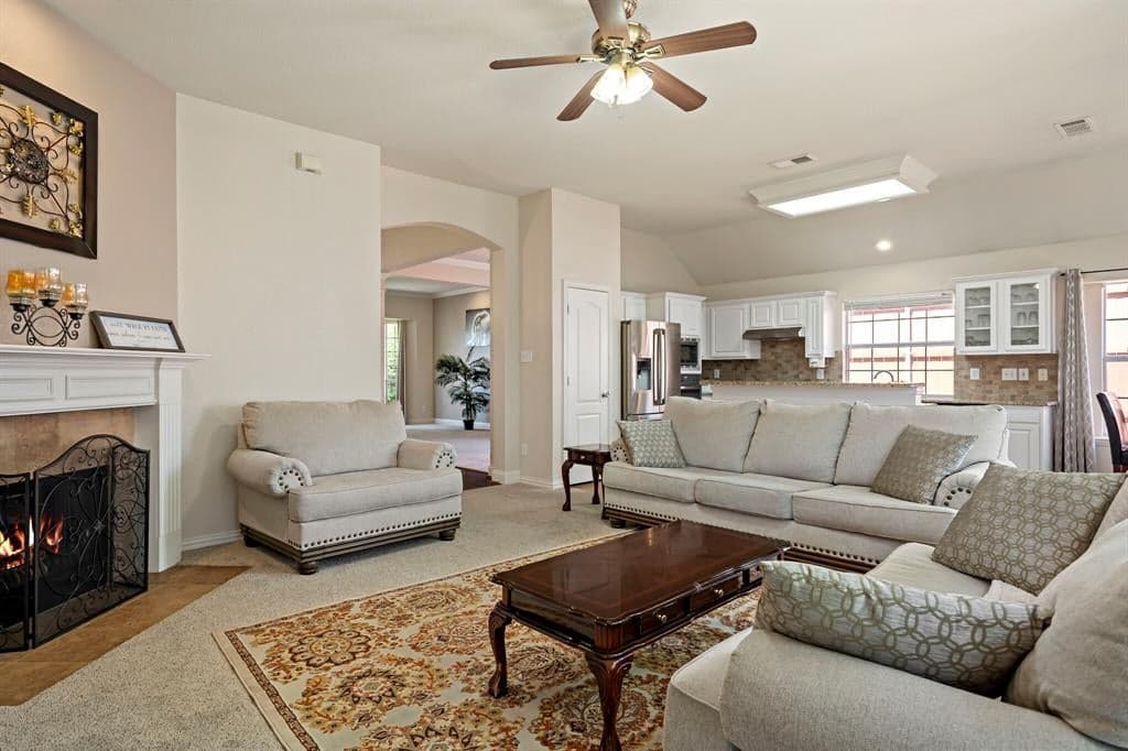 5112 Forest Lawn Dr