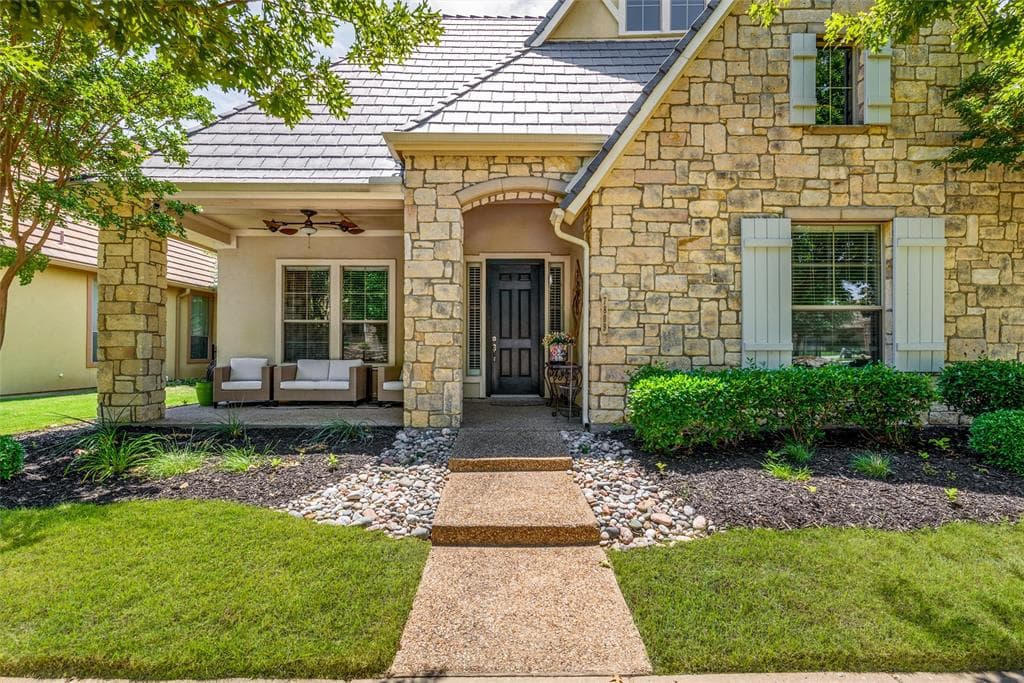 7809 Delaware Dr