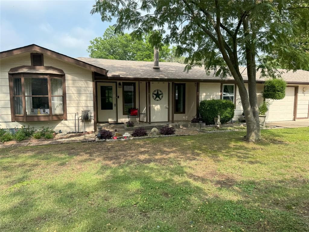 112 Live Oak St