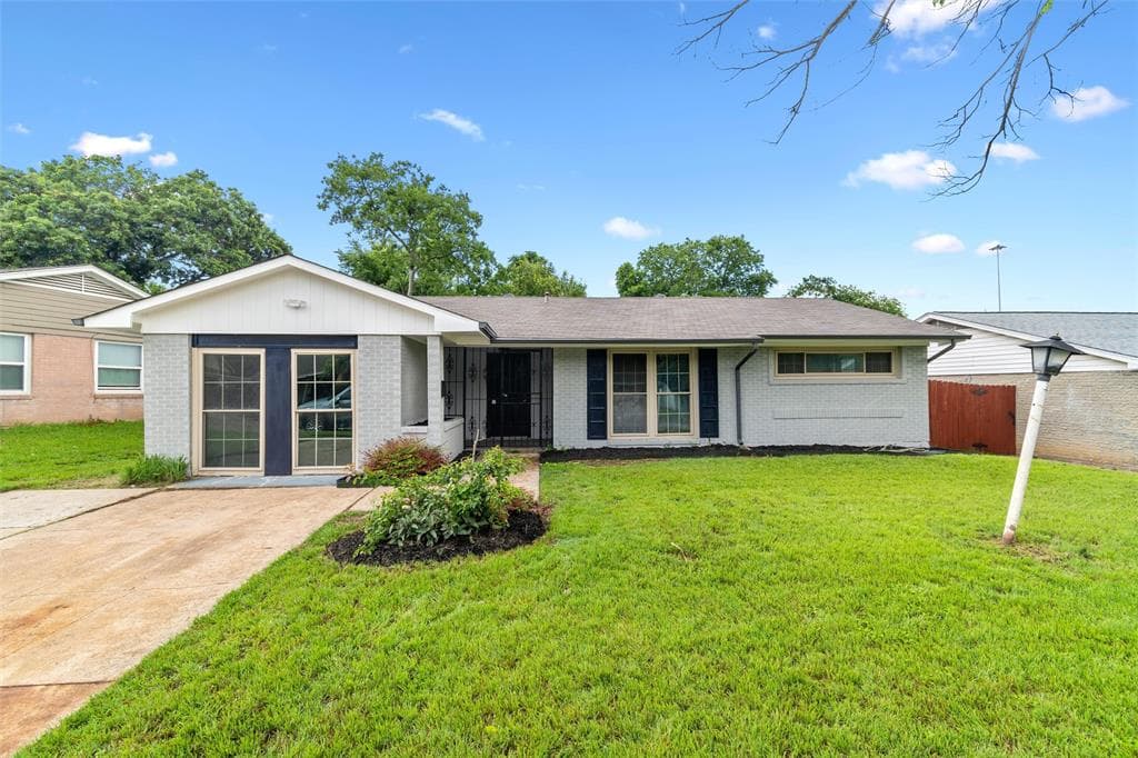 7318 Wilcox Dr