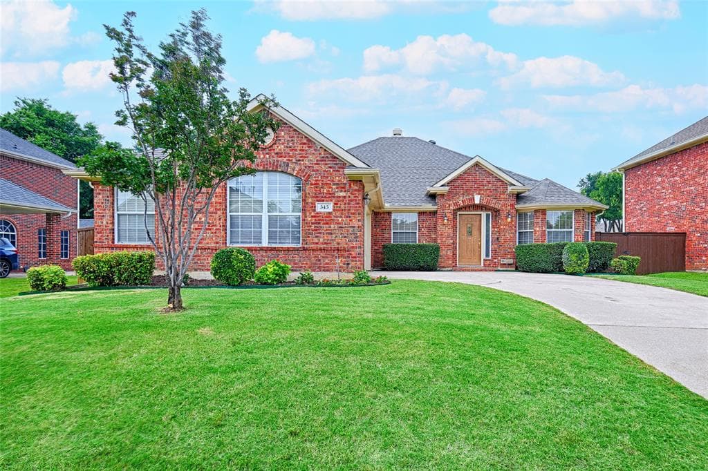 545 Edgeview Dr