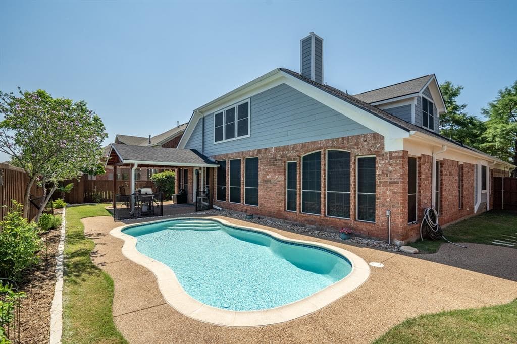 2722 Garrett Dr