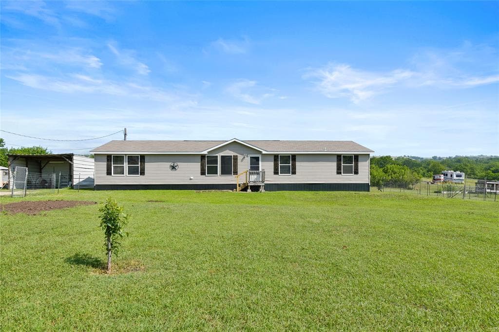 566 Hilltop Trl