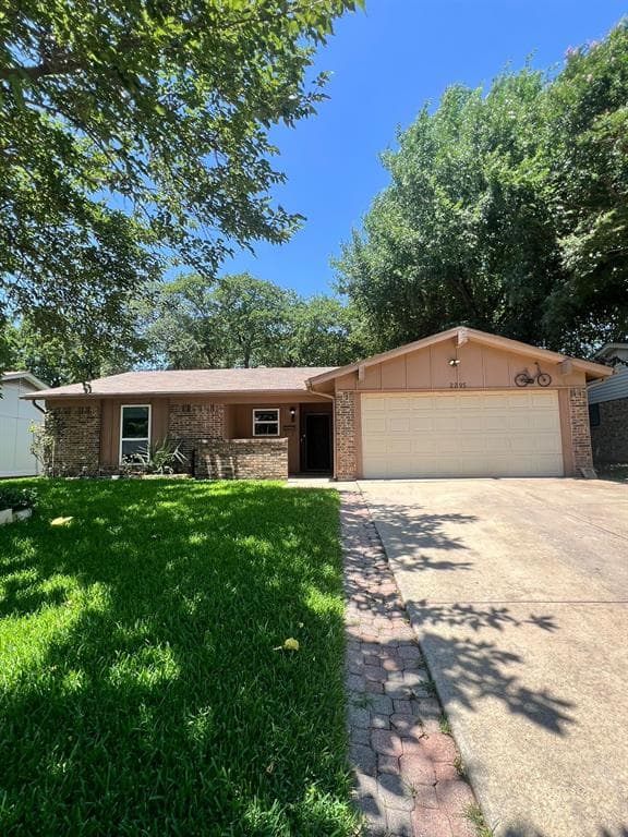 2205 Laurel Oaks Dr