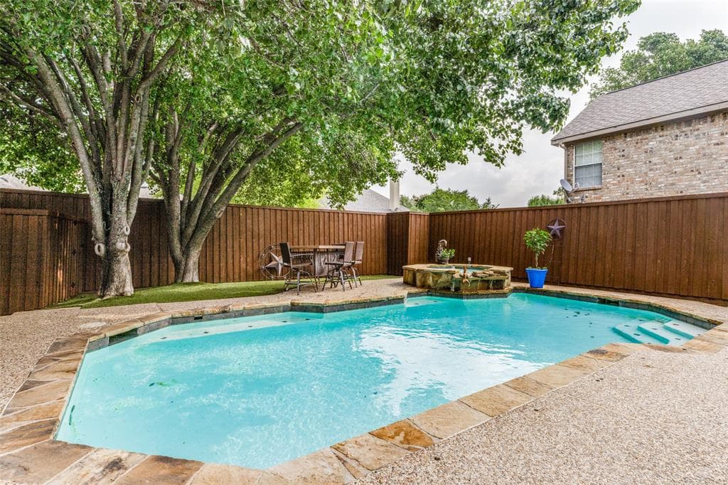 2909 Moody Dr