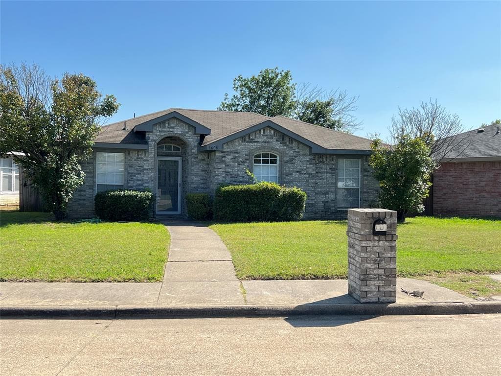 1608 Cedar Bluff Ln
