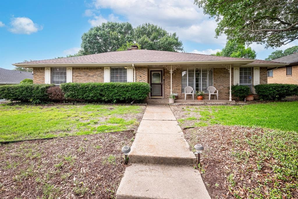 405 W Lookout Dr