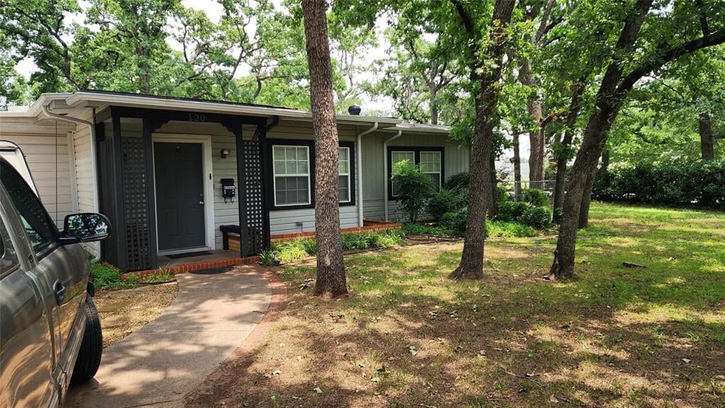 120 Cedar Ln