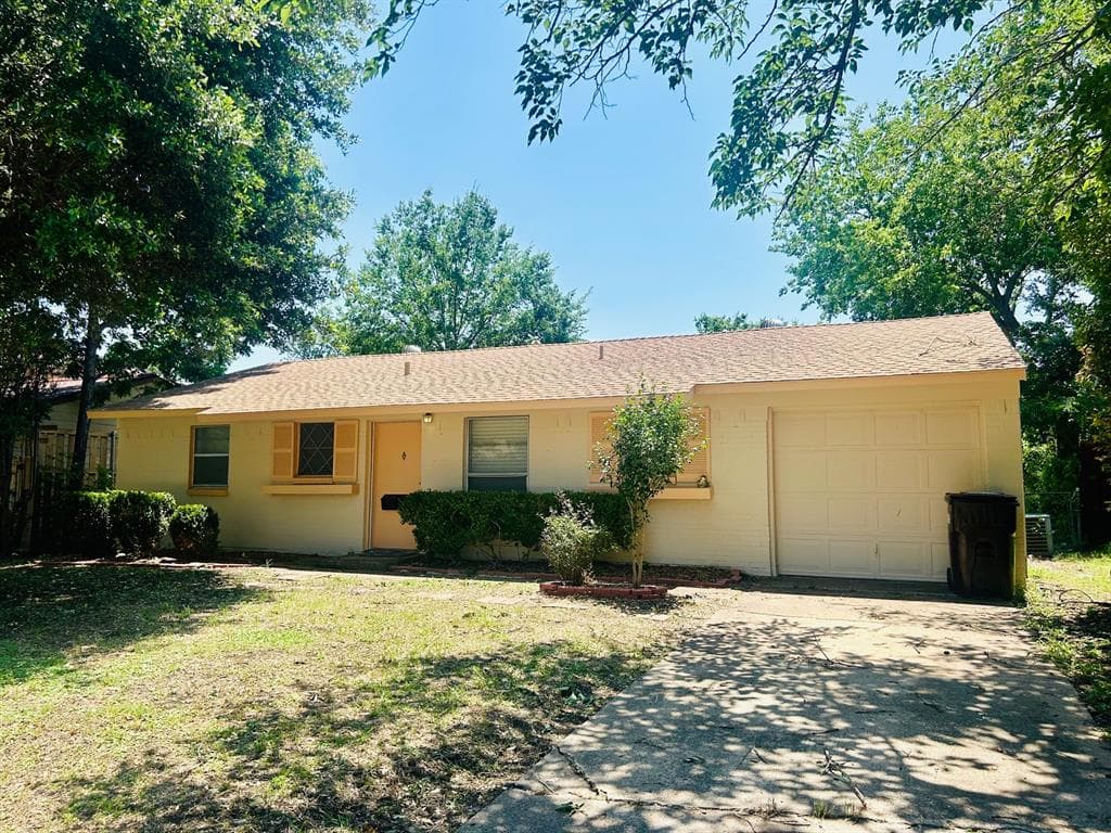 2816 Ridgeway Dr
