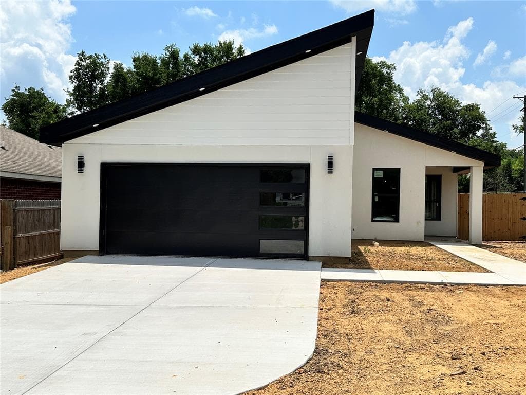 1402 Maywood Ave