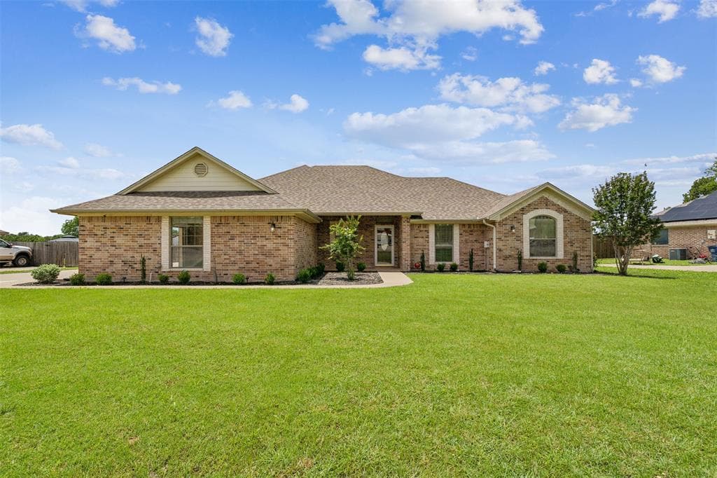 3102 James Rd