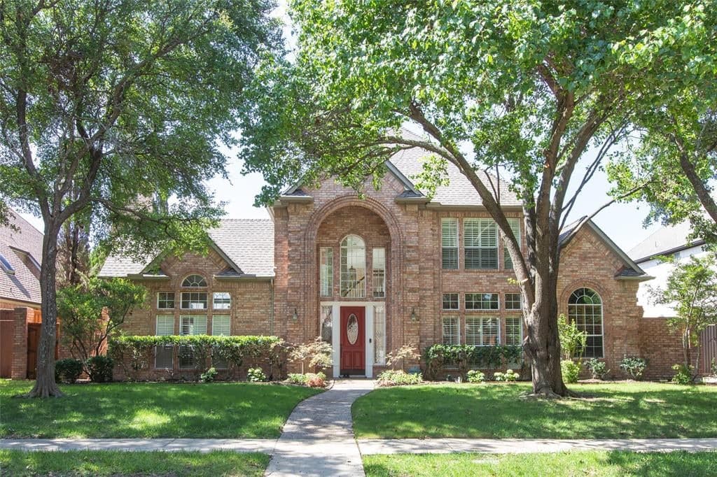 4592 Old Pond Dr