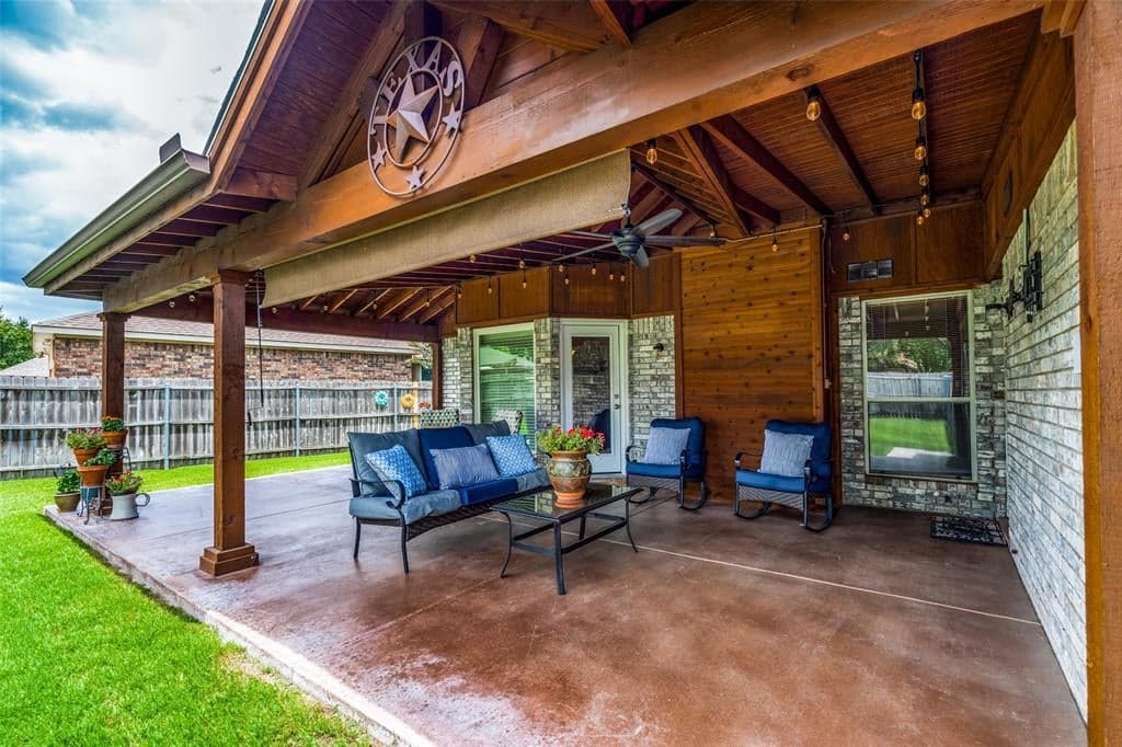 1122 Ashby Dr
