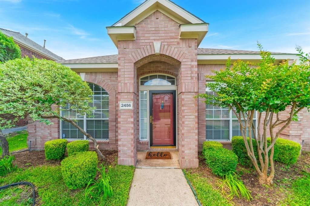 2456 Deer Horn Dr