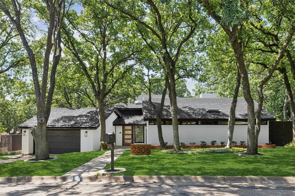 2306 Oak Forest Ct