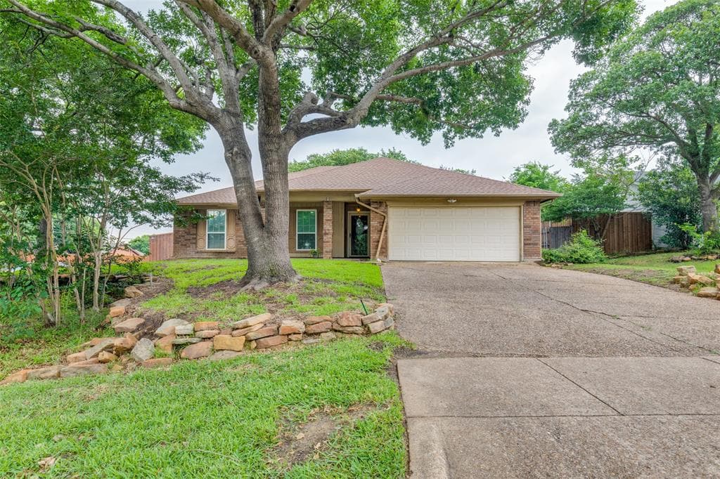 6701 Parkwood Dr