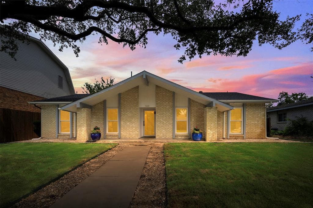 5009 Avery Ln