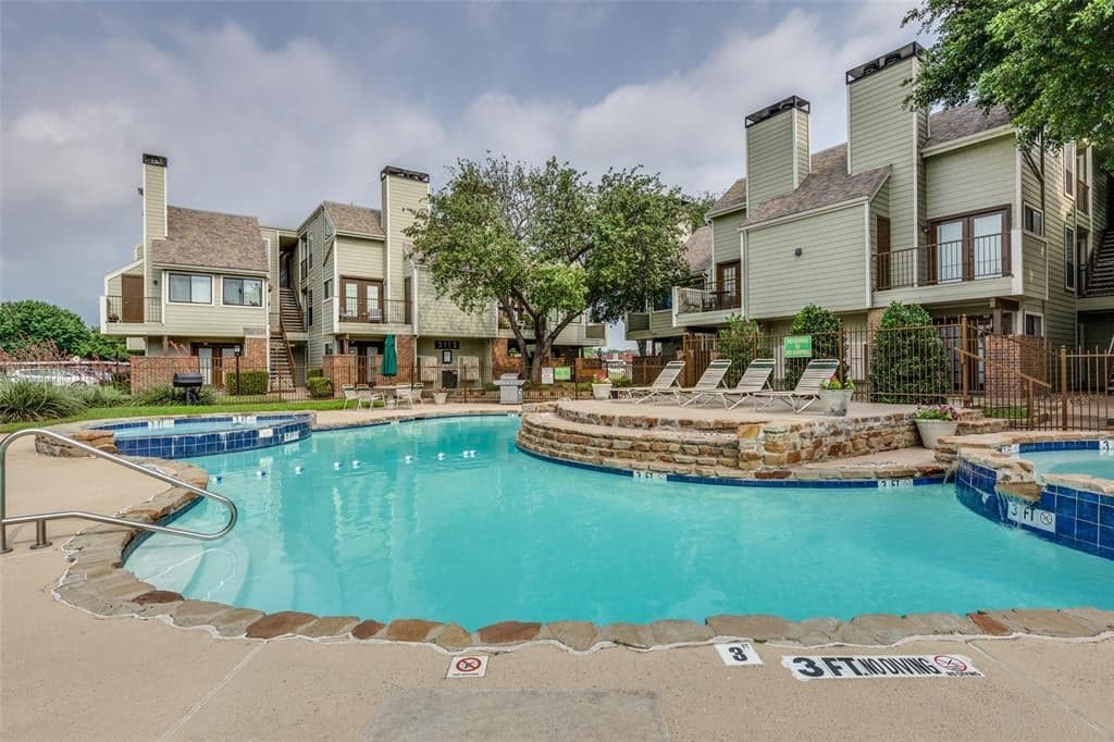 3109 Sondra Dr Apt 303