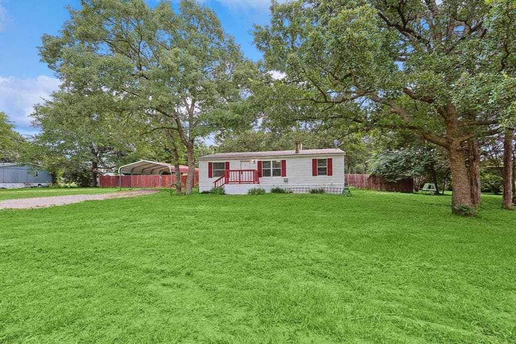 140 Lowrey Cir