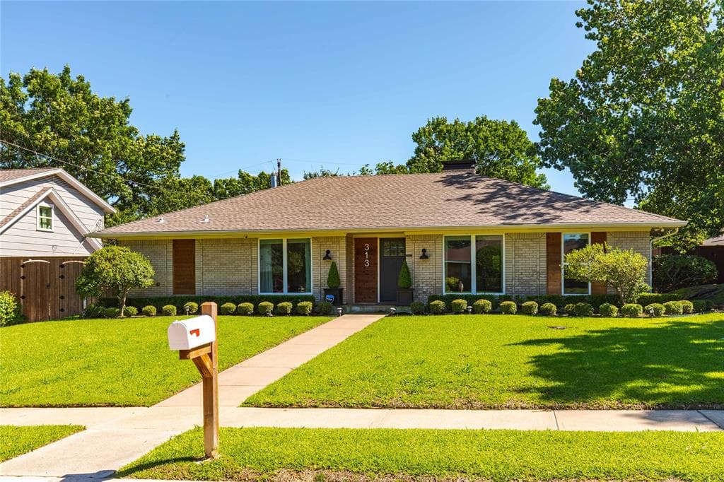 313 Ridgewood Dr