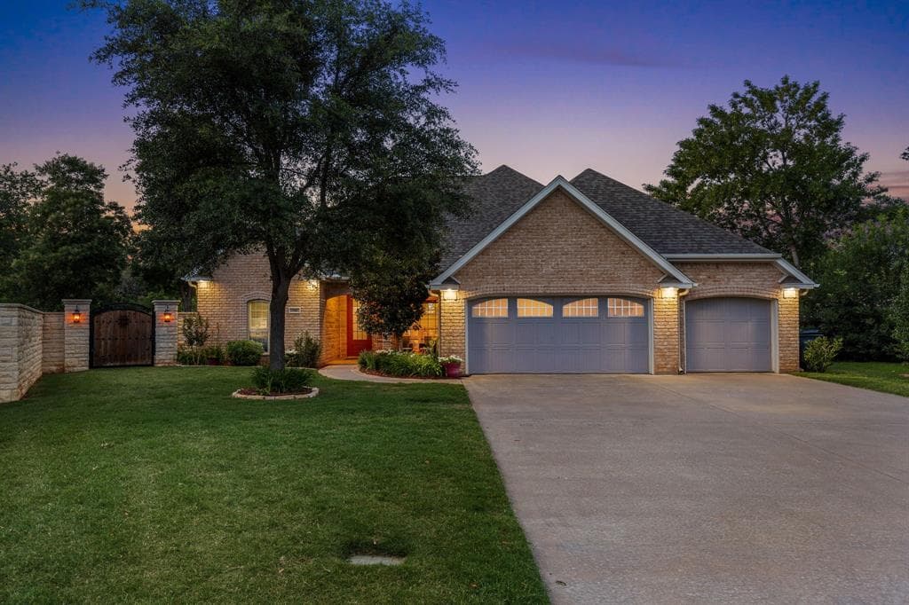 2 Sandra Lee Ct