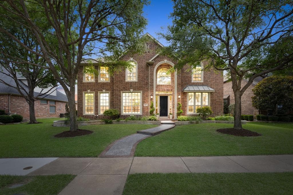 1307 Crockett Dr