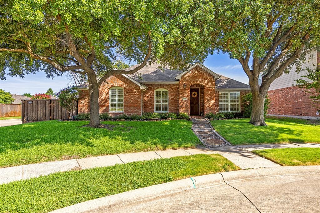 5704 Pinecrest Ct