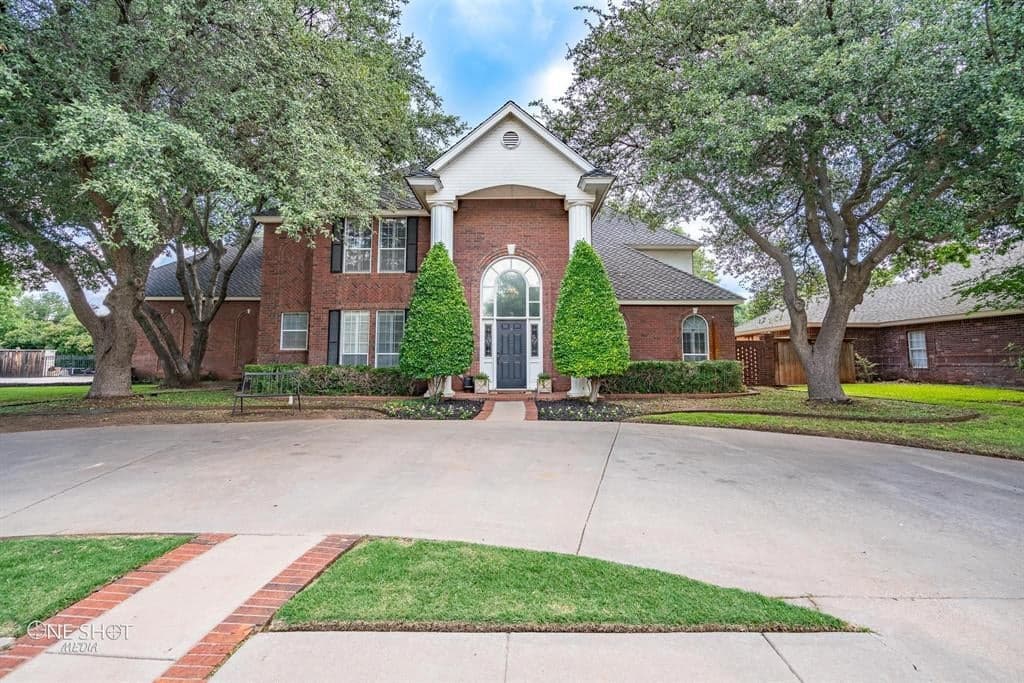 2426 Innisbrook Dr