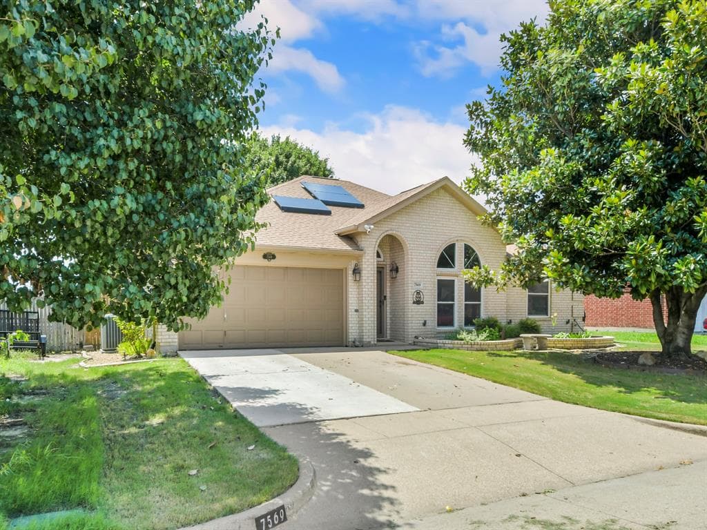 7569 Juliet Ln