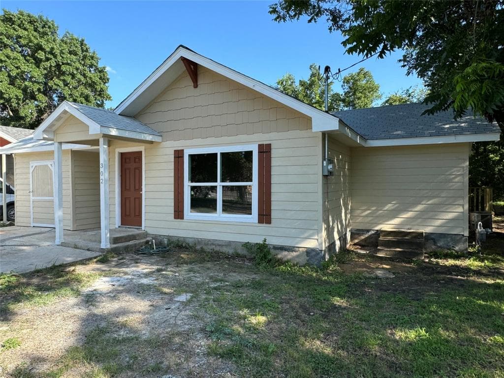 302 W College Ave