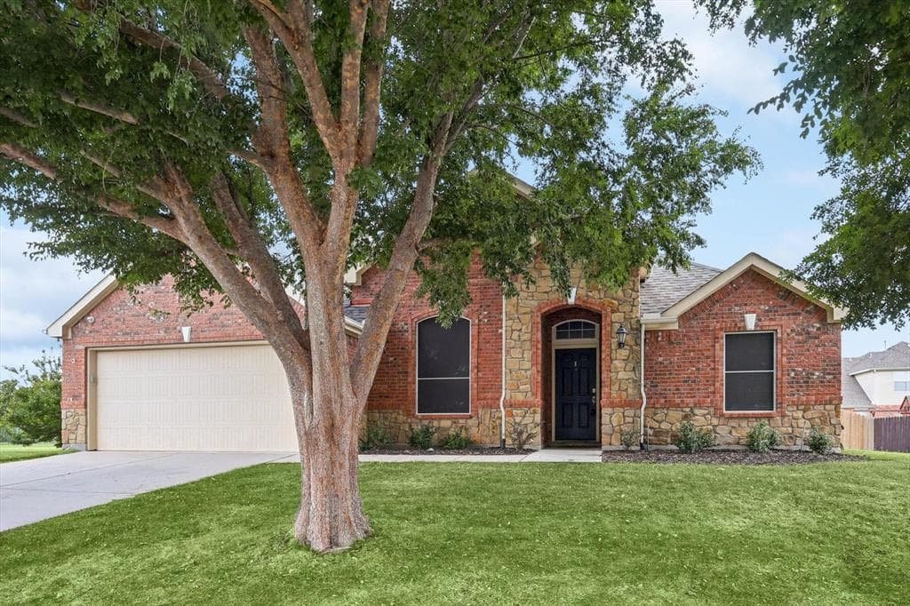 1224 Black Hawk Dr